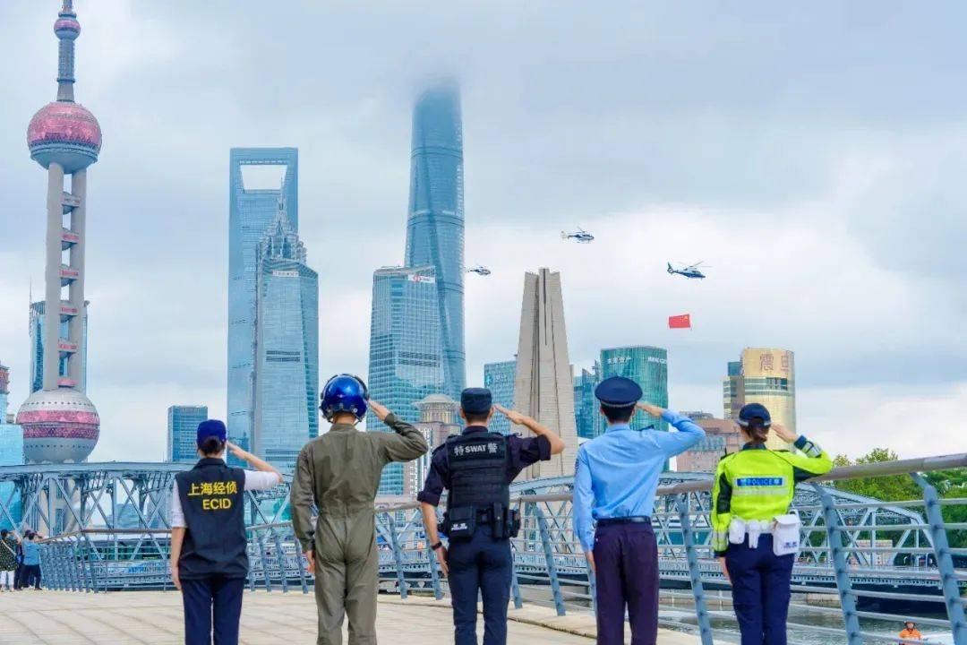 子代扣6分罚5000！隔夜饭吃进ICU！不开火烧可乐鸡翅long8国际龙8沪再添中运量公交！覃海洋成绩被取消！女(图3)