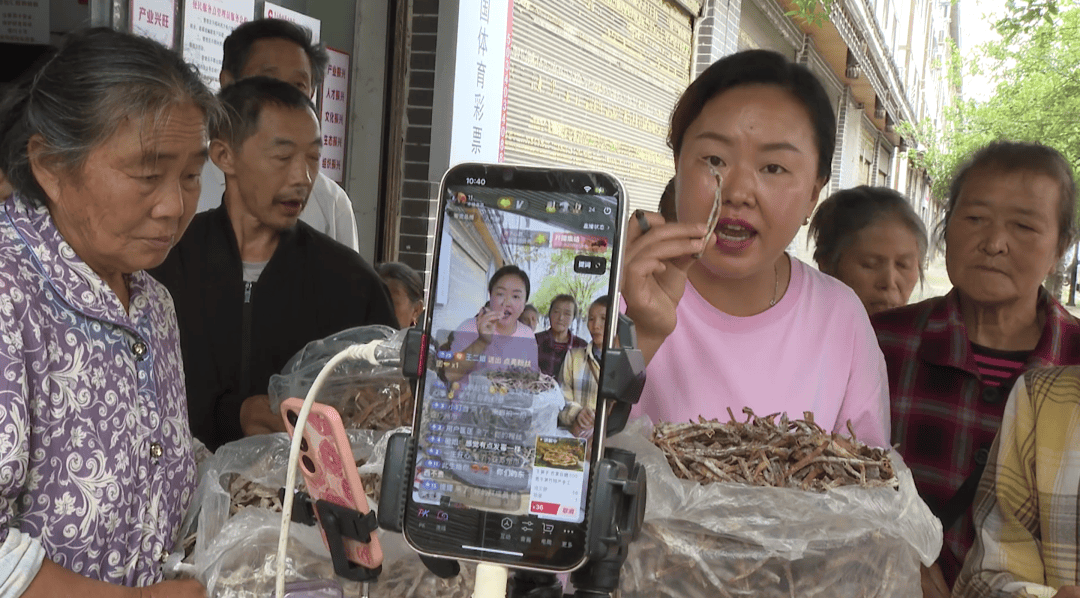 ！他们用手机“丰收”204亿元！刷屏了！丰都田里的“新农人”火了(图6)